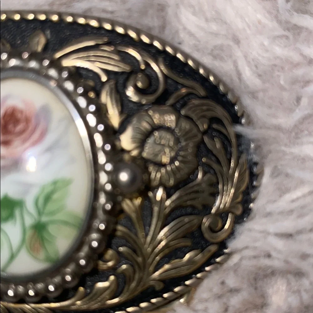 Vintage Gold Floral Buckle with Rose Design